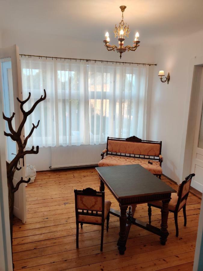 Vila Orient Hunedoara Bagian luar foto